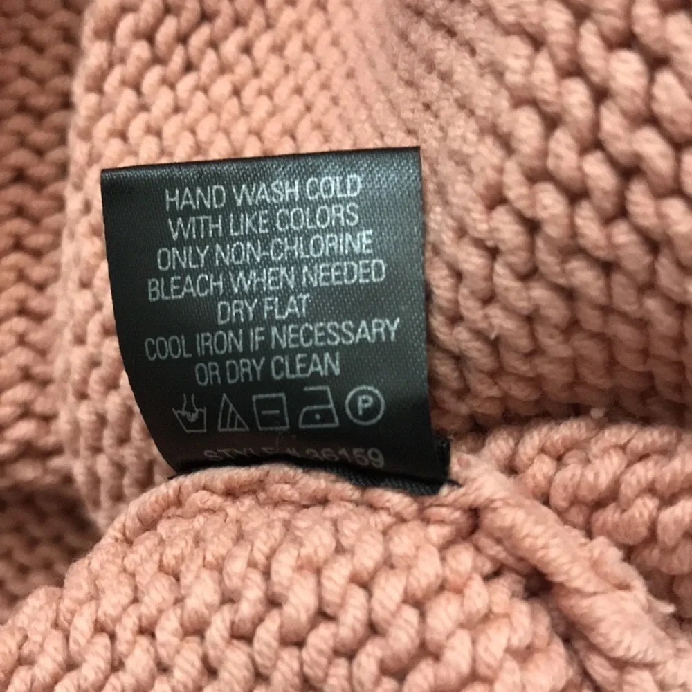360 SWEATER Pink V-Neck Knit Pullover Sweater Size Medium